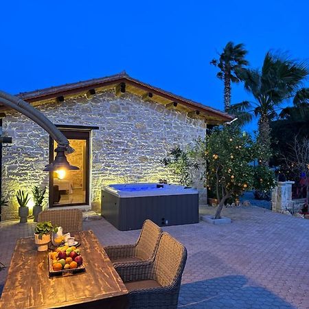 Villa Aspasia With Private Jacuzzi - Oasis Resort Kokkinos Pyrgos Dış mekan fotoğraf