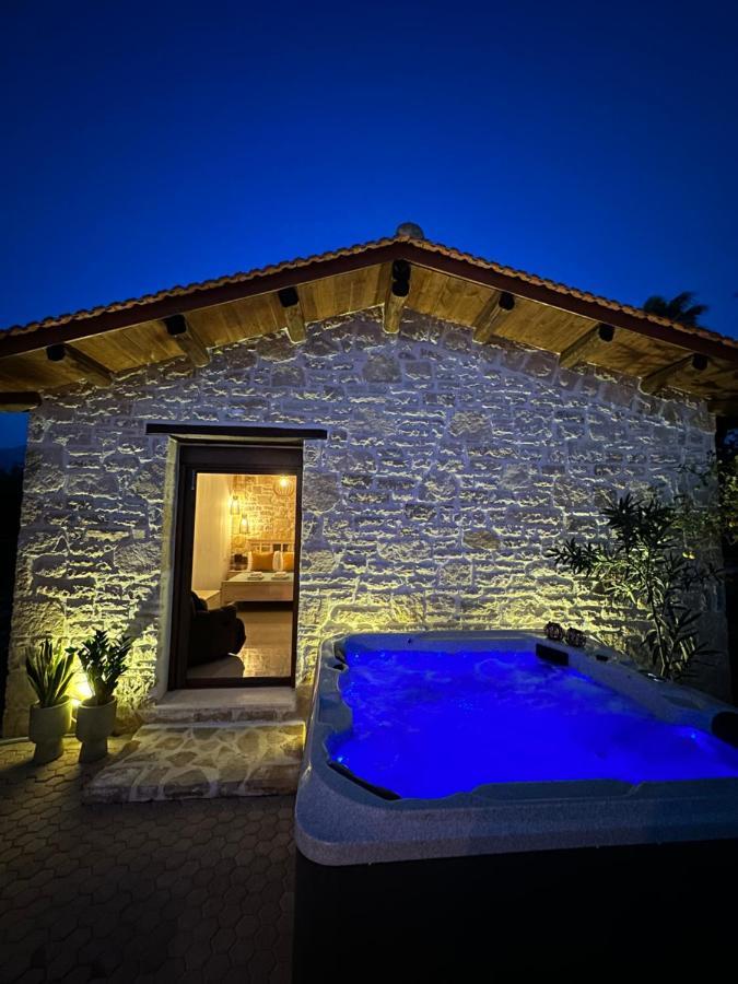 Villa Aspasia With Private Jacuzzi - Oasis Resort Kokkinos Pyrgos Dış mekan fotoğraf