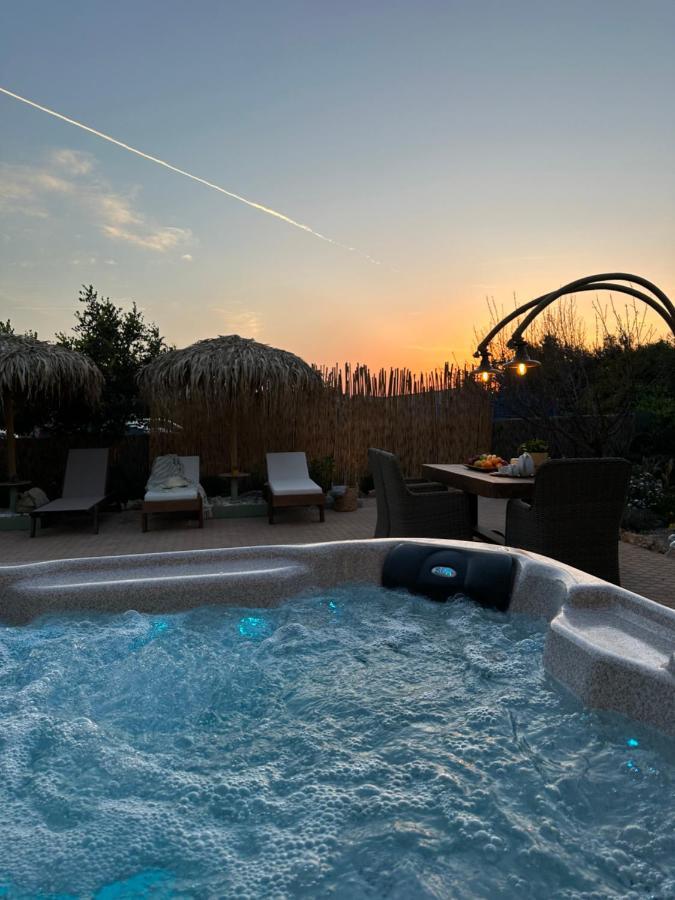 Villa Aspasia With Private Jacuzzi - Oasis Resort Kokkinos Pyrgos Dış mekan fotoğraf