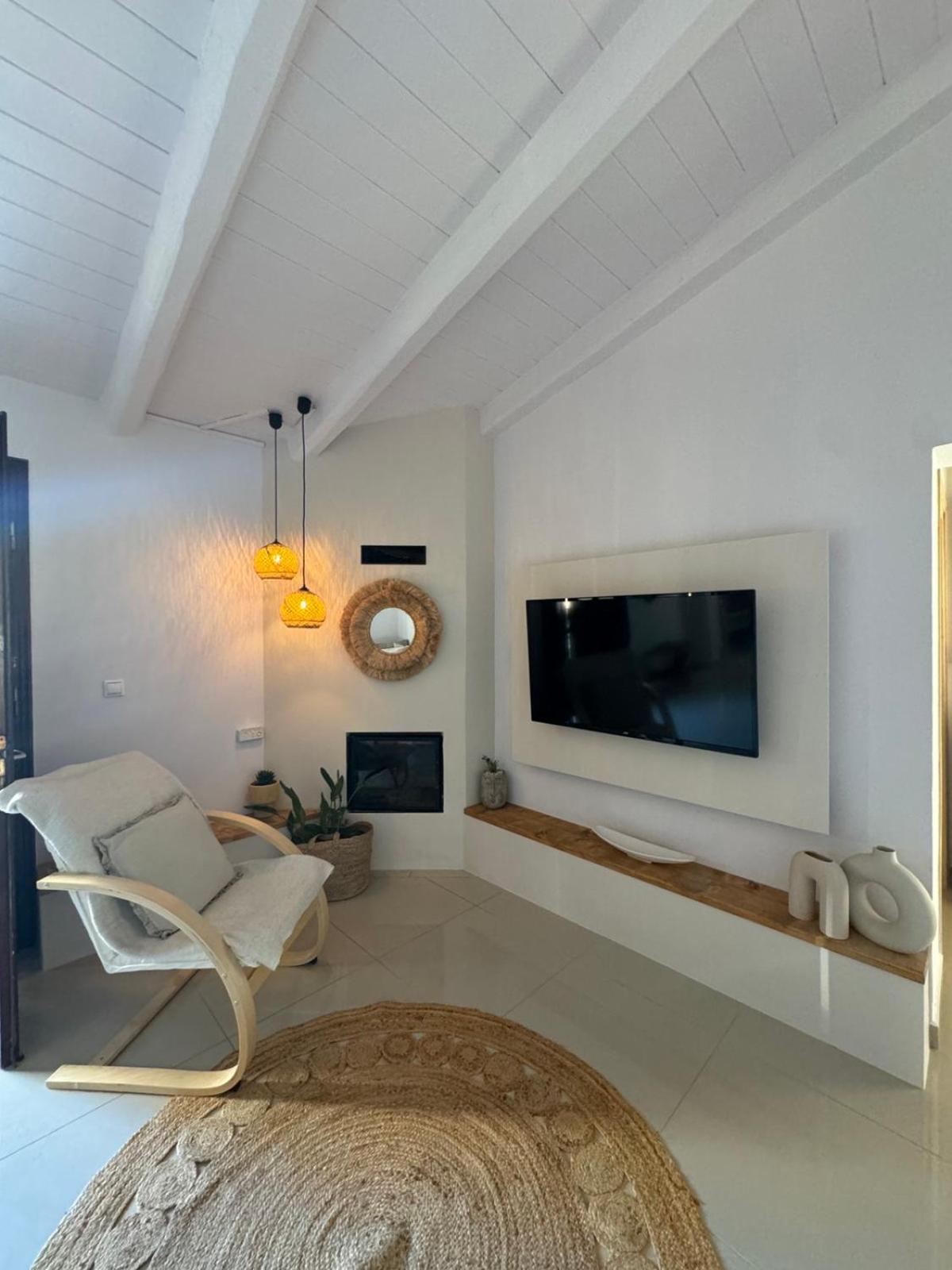 Villa Aspasia With Private Jacuzzi - Oasis Resort Kokkinos Pyrgos Dış mekan fotoğraf